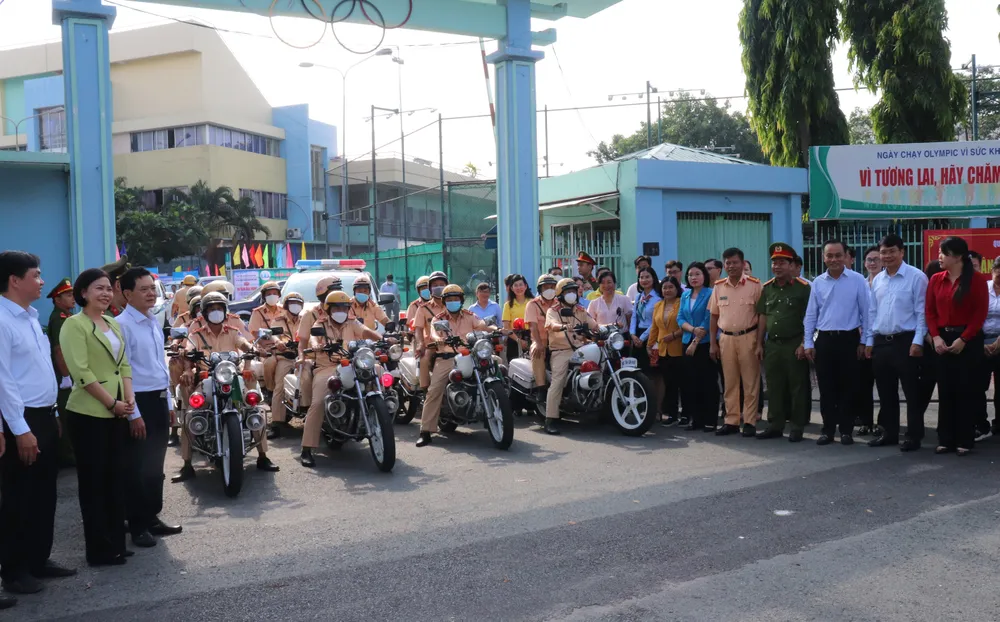 Quận Phú Nhuận ra quân khắc phục các "điểm đen", "điểm tiềm ẩn" về ATGT Quận Phú Nhuận ra quân khắc phục các "điểm đen", "điểm tiềm ẩn" về ATGT