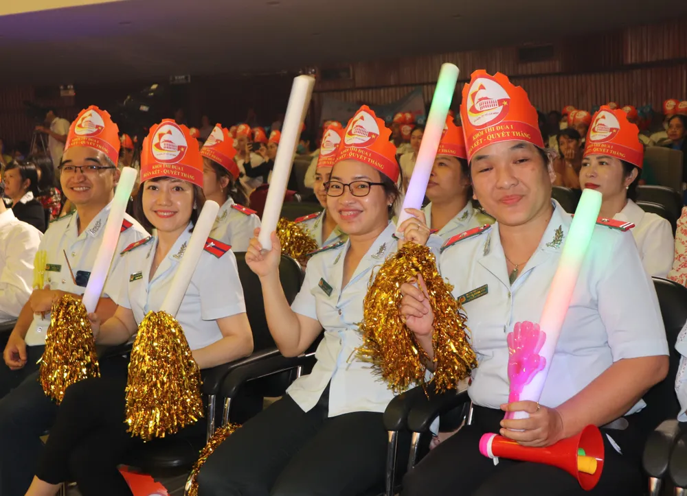 Cổ động viên nhiệt tình tại vòng chung kết Cổ động viên nhiệt tình tại vòng chung kết