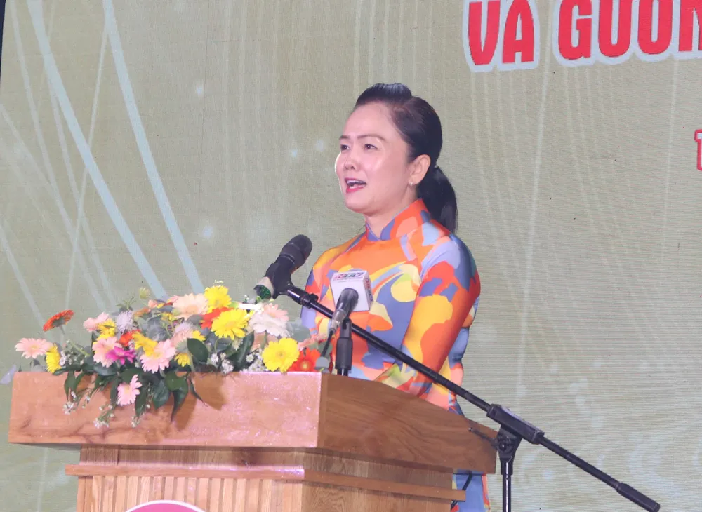 Bà Ngô Thị Hoàng Các, Phó Giám đốc Sở Nội vụ TPHCM, Phó Trưởng ban Thường trực Ban Tổ chức hội thi phát biểu bế mạc hội thi Bà Ngô Thị Hoàng Các, Phó Giám đốc Sở Nội vụ TPHCM, Phó Trưởng ban Thường trực Ban Tổ chức hội thi phát biểu bế mạc hội thi