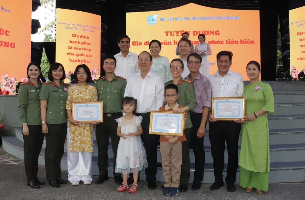 Các gia đình tiêu biểu được tuyên dương tại chương trình