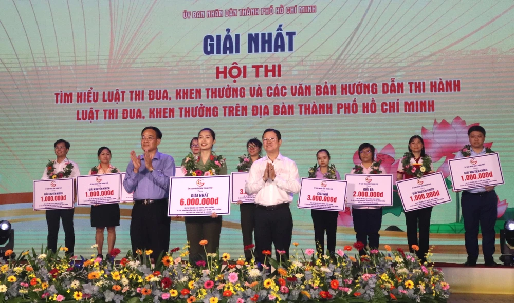 Thí sinh Võ Thị Bích Phương, đơn vị Công an TPHCM đoạt giải Nhất hội thi