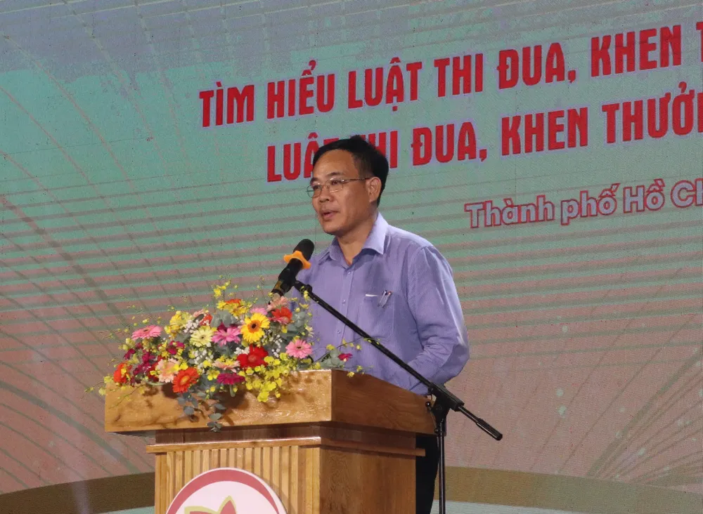 Phó Giám đốc Sở Nội vụ TPHCM Nguyễn Duy Tân phát biểu tại lễ trao giải hội thi Phó Giám đốc Sở Nội vụ TPHCM Nguyễn Duy Tân phát biểu tại lễ trao giải hội thi