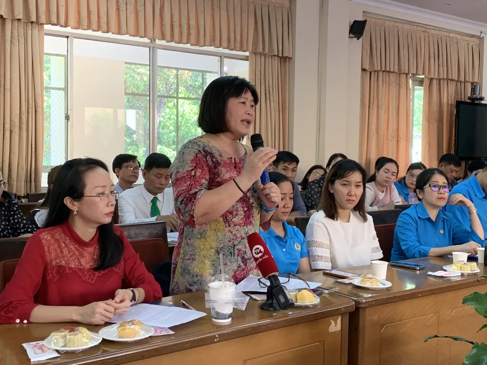 Đại diện người lao động tại doanh nghiệp tham gia góp ý tại buổi TXCT 18-10