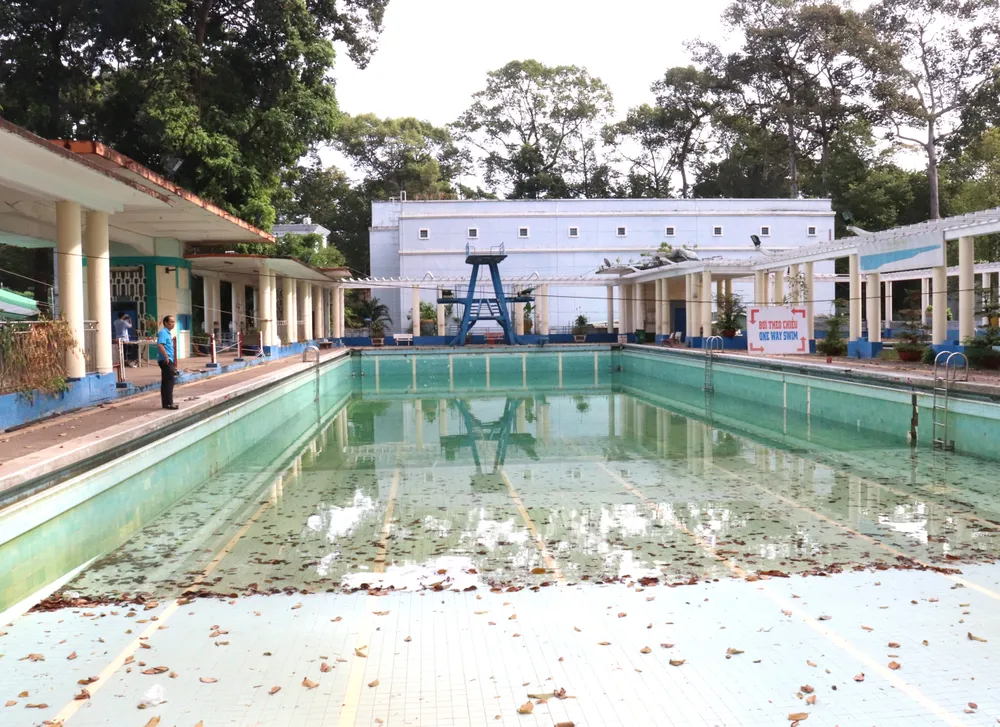 Sau 90 năm sử dụng, hệ thống kết cấu, kỹ thuật hồ bơi tại Cung Văn hóa Lao động Thành phố đã xuống cấp Sau 90 năm sử dụng, hệ thống kết cấu, kỹ thuật hồ bơi tại Cung Văn hóa Lao động Thành phố đã xuống cấp