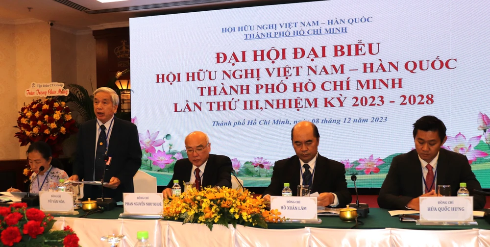 Đoàn Chủ tịch Hội Hữu nghị Việt Nam – Hàn Quốc TPHCM tại đại hội img-8543-5067.jpg