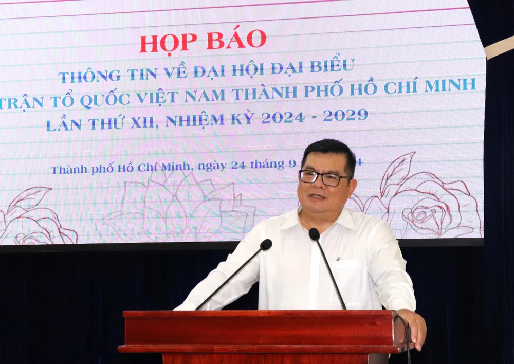 Phó Chủ tịch Ủy ban MTTQ Việt Nam TPHCM Ngô Thanh Sơn thông tin tại buổi họp báo IMG_6694.JPG