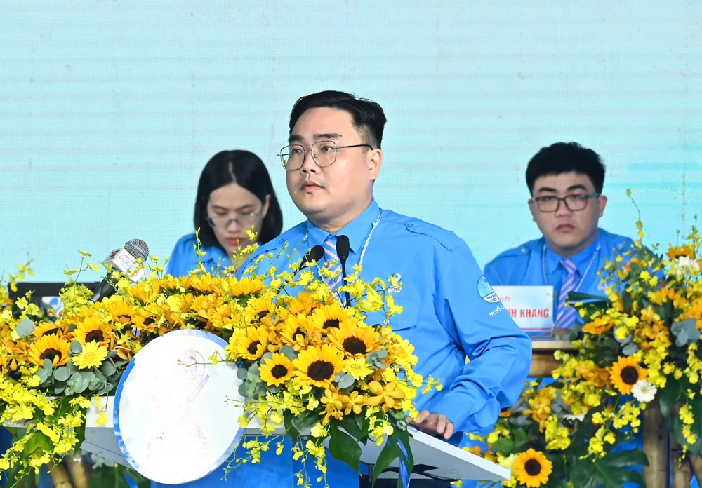 Bí thư Thành đoàn, Chủ tịch Hội LHTN Việt Nam TPHCM Ngô Minh Hải báo cáo tại đại hội. Ảnh: VIỆT DŨNG Hinh 2.jpg