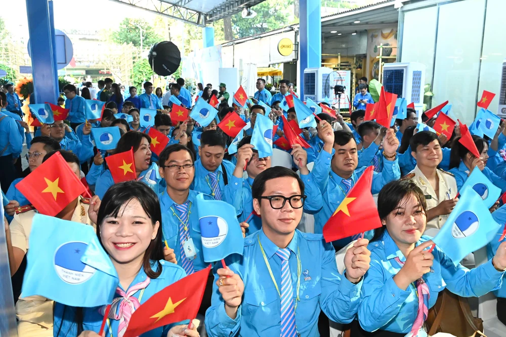 Các đại biểu thanh niên tham dự phiên bế mạc Đại hội đại biểu LHTN Việt Nam TPHCM lần thứ IX. Ảnh: VIỆT DŨNG Hinh 6.jpg