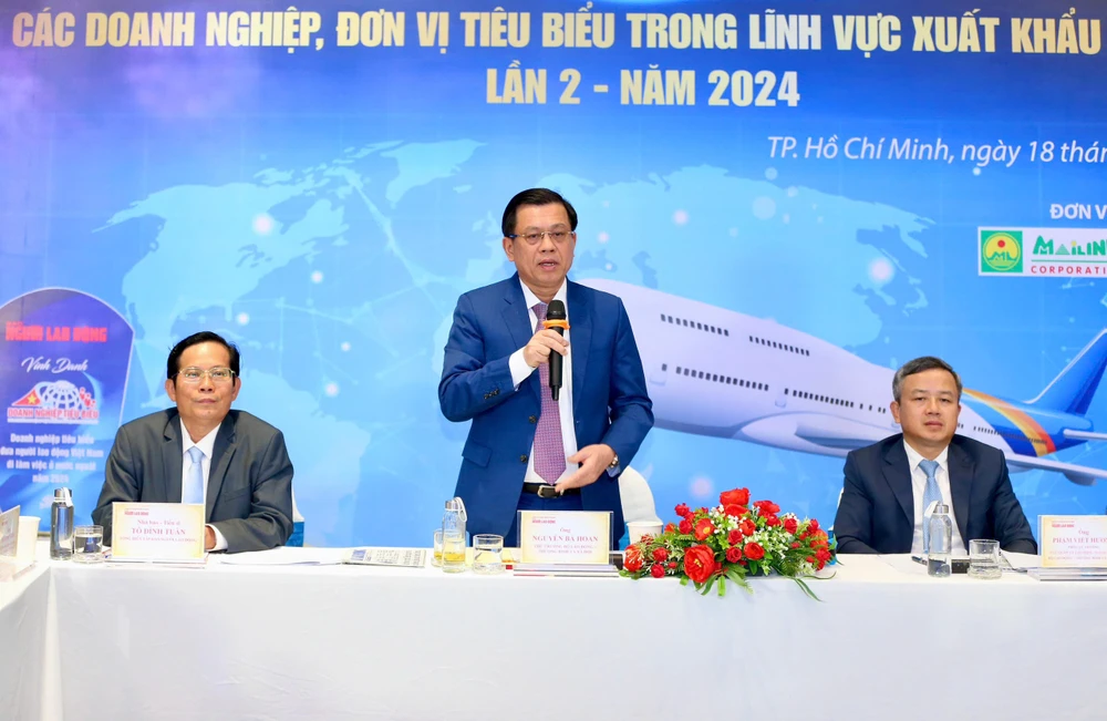 Thứ trưởng Bộ LĐTB-XH Nguyễn Bá Hoan phát biểu tại tọa đàm