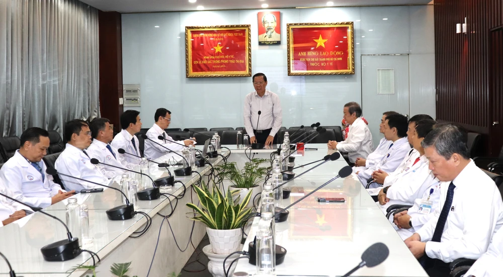 Chủ tịch UBND TPHCM Phan Văn Mãi phát biểu tại buổi thăm, chúc tết Bệnh viện Chợ Rẫy. Ảnh: THÁI PHƯƠNG IMG_0877.JPG