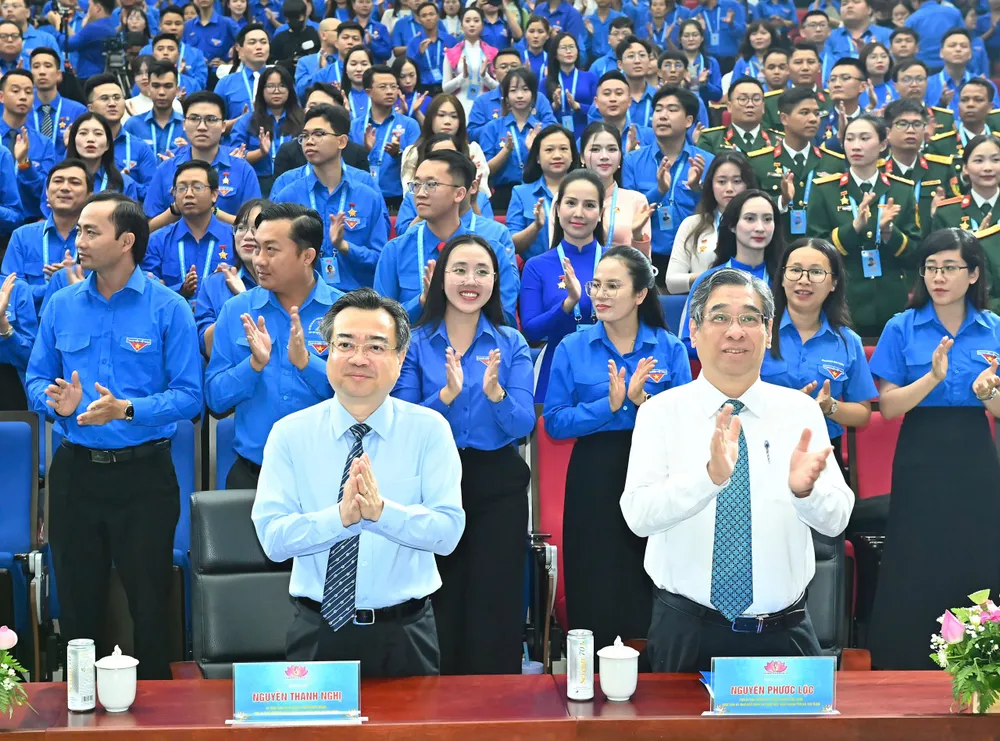 Đồng chí Nguyễn Thanh Nghị, đồng chí Nguyễn Phước Lộc dự hội nghị. Ảnh: VIỆT DŨNG Anh 4.jpg