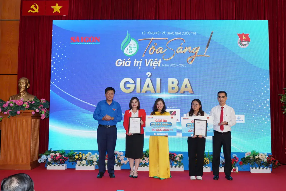 ជ័យលាភីលេខ៣នៃការប្រកួតប្រជែងតម្លៃវៀតណាម។ រូបថត៖ HOANG HUNG Hinh 11.jpg