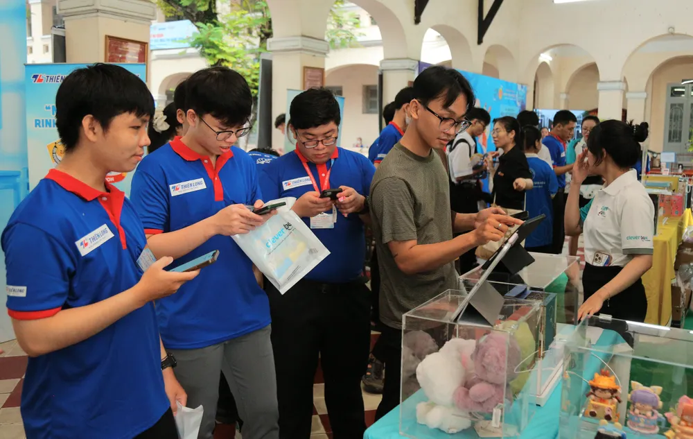 Ứng dụng công nghệ trong tiếp sức mùa thi năm nay Anh 4.JPG