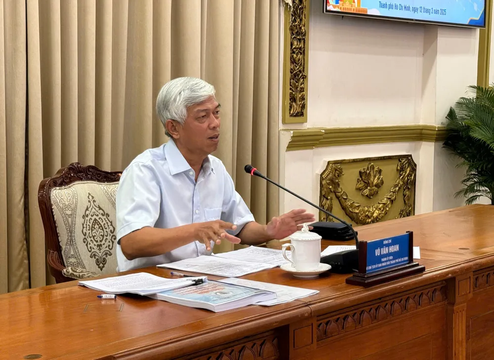 Phó Chủ tịch UBND TPHCM Võ Văn Hoan tại cuộc họp hội đồng xét chọn Giải thưởng Sáng tạo TPHCM lần 4-2025. Ảnh: THÁI PHƯƠNG Hinh 10.jpg