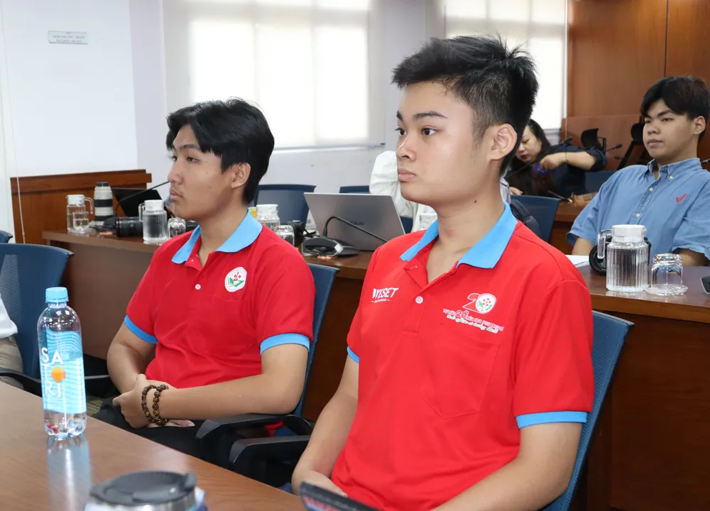 Đoàn viên, thanh niên tham dự tọa đàm IMG_2969.JPG