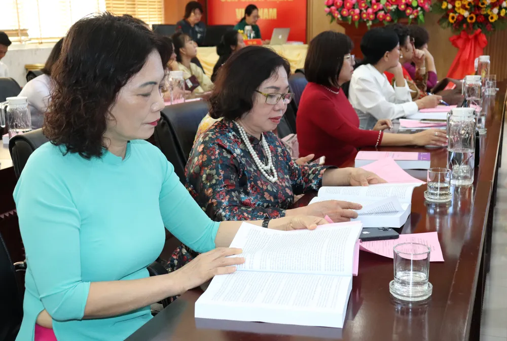 Đại biểu nghiên cứu tham luận IMG_3199.JPG