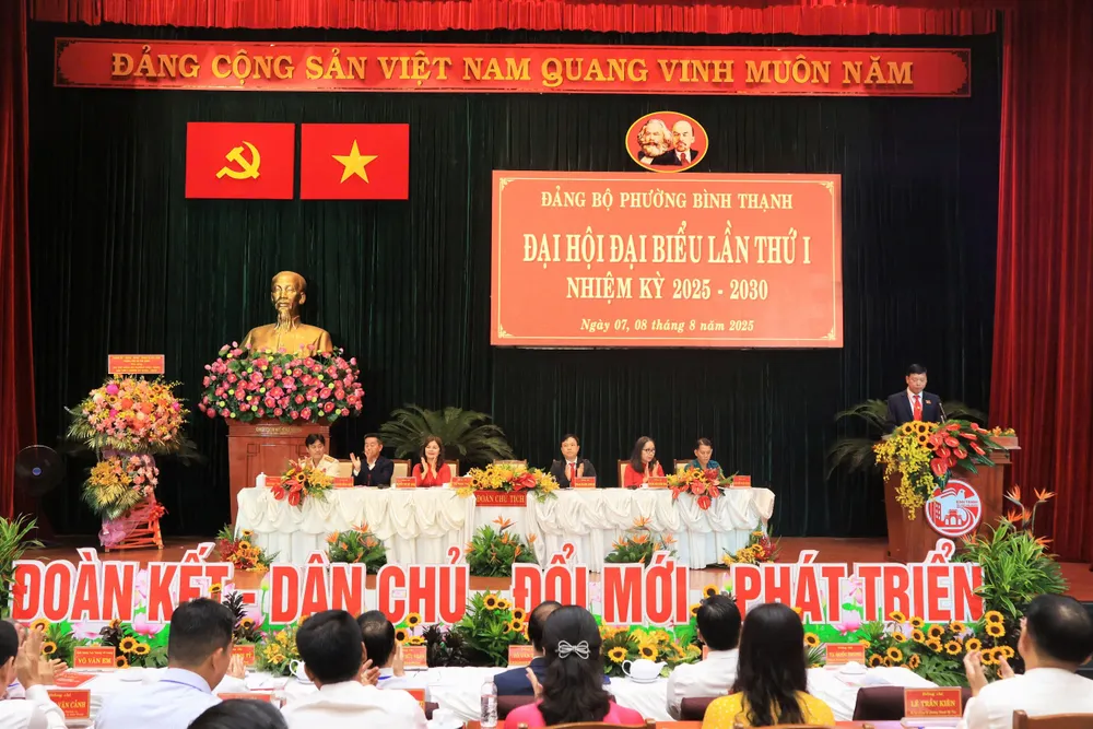 Quang cảnh đại hội Hinh 4.jpg