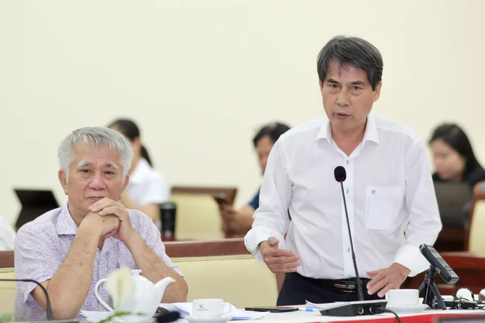 Đại biểu góp ý tại hội nghị. Ảnh: DŨNG PHƯƠNG Hinh 6.jpg