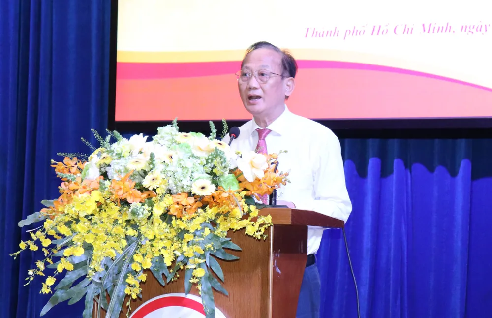 Phó Bí thư Đảng ủy UBND TPHCM Trần Văn Nam phát biểu ôn lại truyền thống IMG_4237.JPG