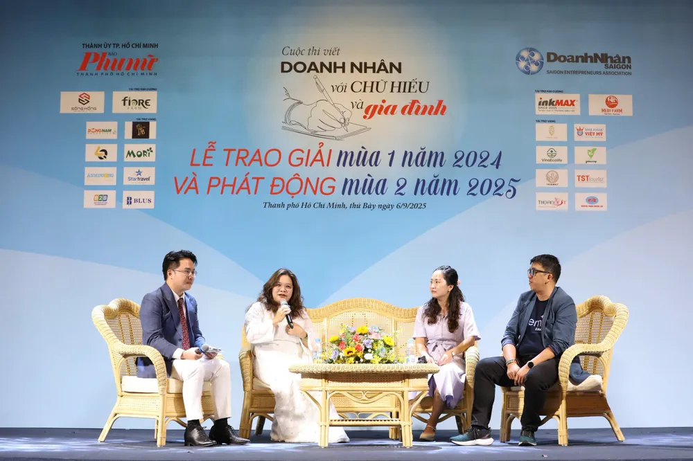 Các tác giả và doanh nhân giao lưu tại chương trình Hinh PN 5.jpg