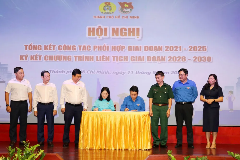 LĐLĐ và Thành đoàn TPHCM đã ký chương trình liên tịch giai đoạn 2026 - 2030 Hinh 1.jpg