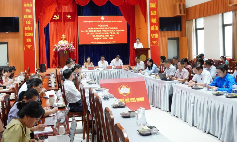 Quang cảnh hội nghị Hinh MT 2.jpg