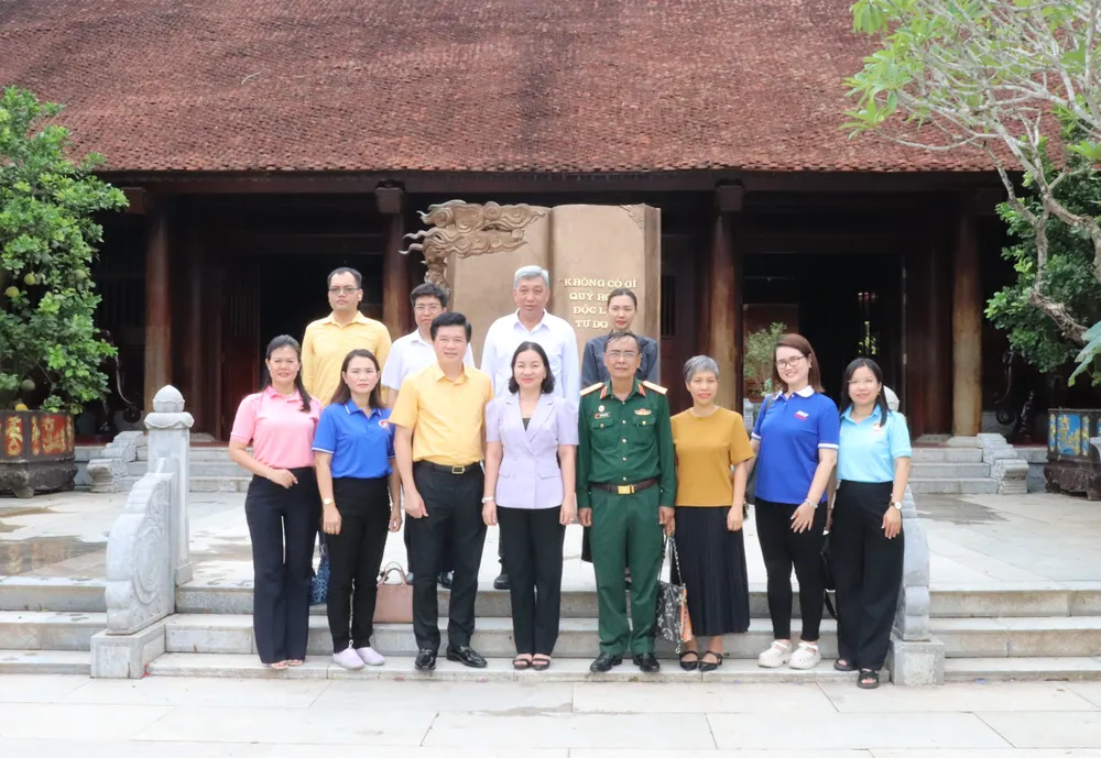 Đoàn công tác tại Khu di tích quốc gia đặc biệt Kim Liên IMG_4585.JPG