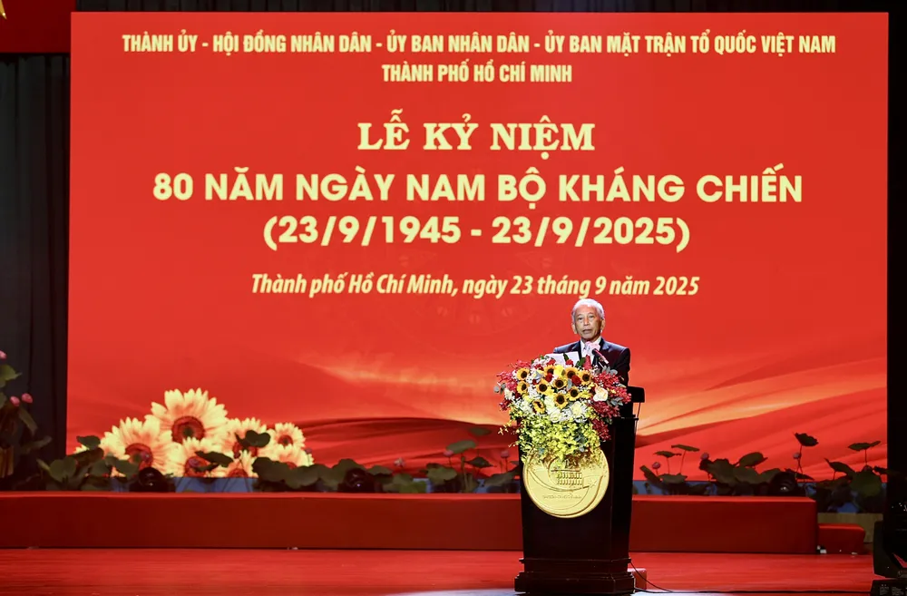 Chủ nhiệm CLB Truyền thống kháng chiến TPHCM Dương Quan Hà phát biểu tại lễ kỷ niệm. Ảnh: DŨNG PHƯƠNG Hinh 3.jpg