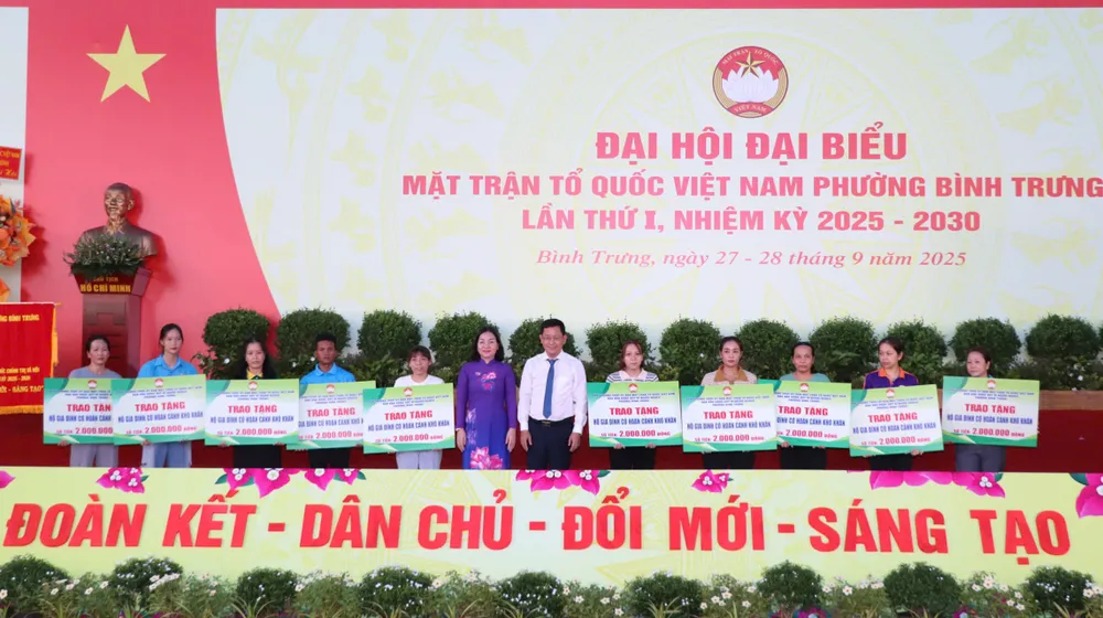 Trao kinh phí hỗ trợ các gia đình khó khăn Hinh 10.jpg