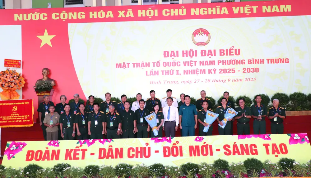 Ban Chấp hành, Ủy ban Kiểm tra Hội Cựu chiến binh phường Bình Trưng và Đoàn đại biểu dự Đại hội Hội Cựu chiến binh TPHCM, ra mắt Hinh 3.jpg
