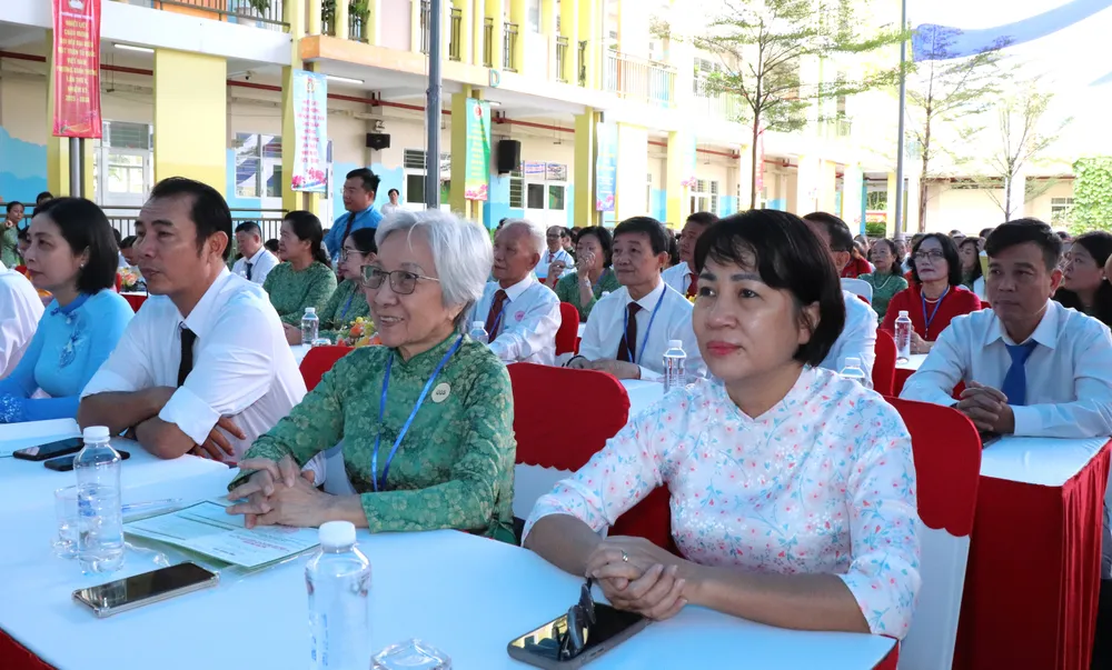 Đại biểu tham dự đại hội IMG_4749.JPG
