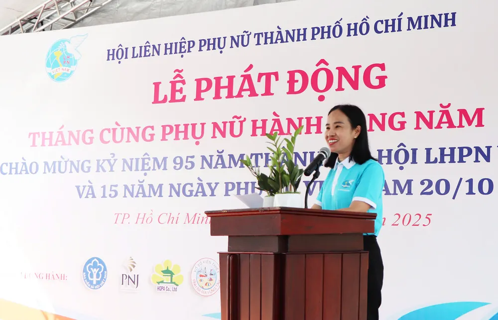 Chủ tịch Hội LHPN Việt Nam TPHCM Võ Ngọc Thanh Trúc phát biểu tại lễ phát động. Ảnh: ĐỨC ANH HInh.jpg