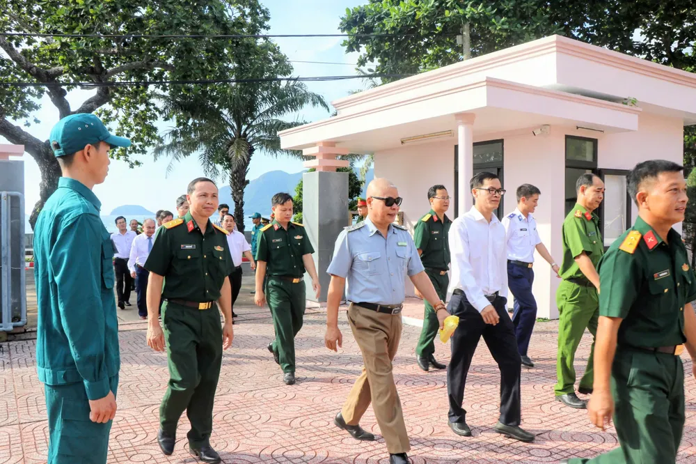 Đại biểu hân hoan về dự đại hội tại điểm cầu đặc khu Côn Đảo. Ảnh: THU HOÀI Anh 5.jpg