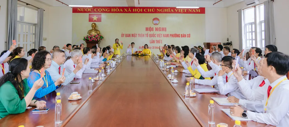 Hiệp thương tại phiên họp thứ I, Ban Chấp hành Ủy ban MTTQ Việt Nam phường Bàn Cờ Hinh 3.jpg
