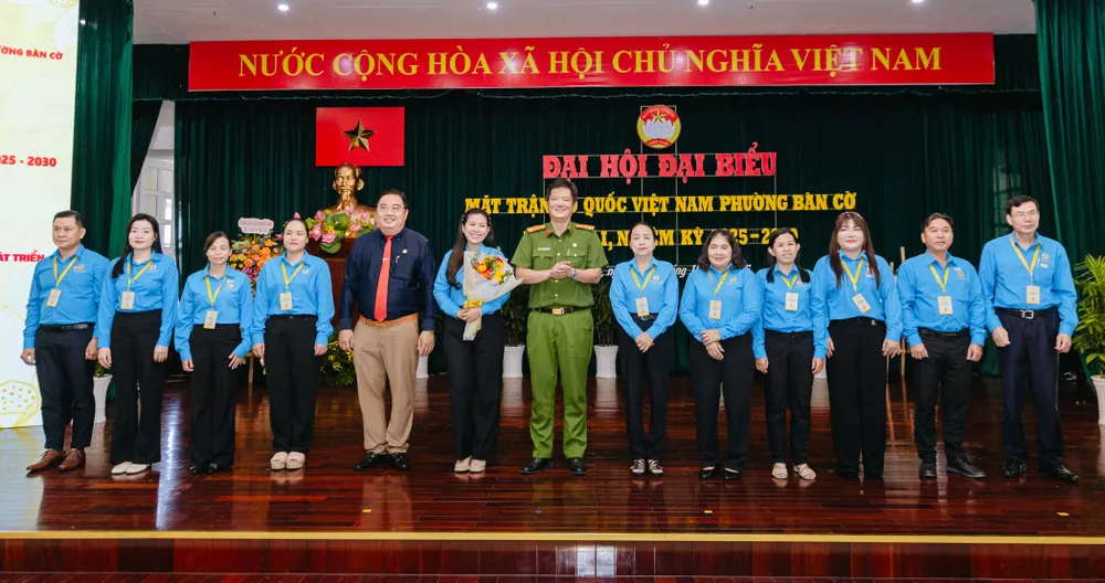 Ban Chấp hành Công đoàn phường Bàn Cờ ra mắt đại hội Hinh 2.jpg
