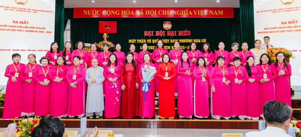 Ban Chấp hành Liên hiệp Phụ nữ phường Bàn Cờ ra mắt tại đại hội Hinh 4.jpg