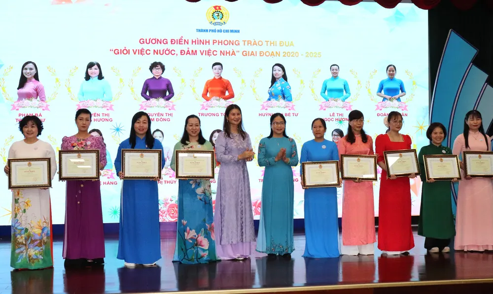 Các điển hình được tuyên dương IMG_5620.JPG