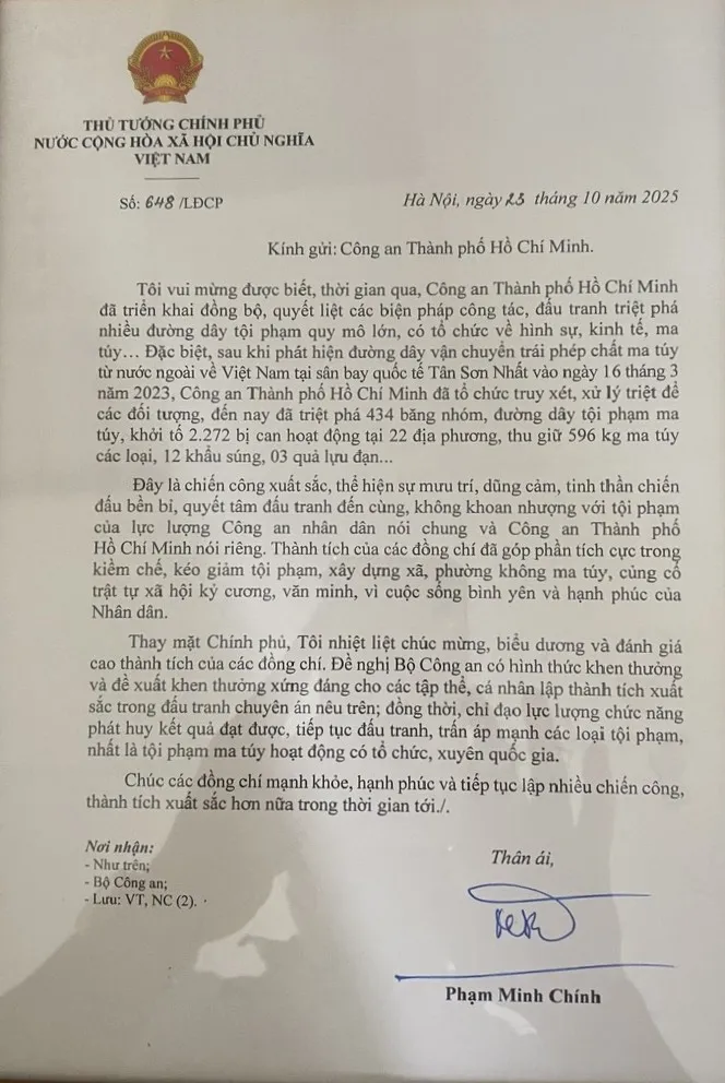 Thư khen của Thủ tướng Chính phủ gửi Công an TPHCM Hinh thư khen.jpg