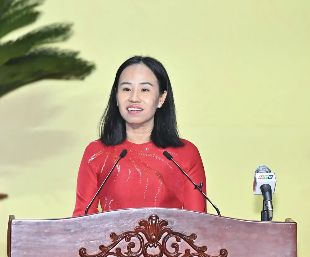 Đồng chí Võ Ngọc Thanh Trúc phát biểu hưởng ứng phong trào thi đua. Ảnh: VIỆT DŨNG Hinh VD 7.jpg