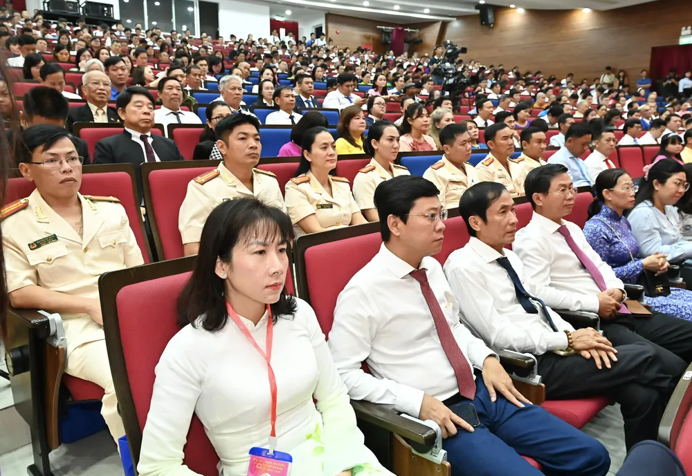 Các đại biểu tham dự Đại hội Thi đua yêu nước TPHCM lần thứ I. Ảnh VIỆT DŨNG