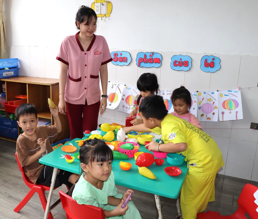 Một lớp học của con công nhân hinh.JPG