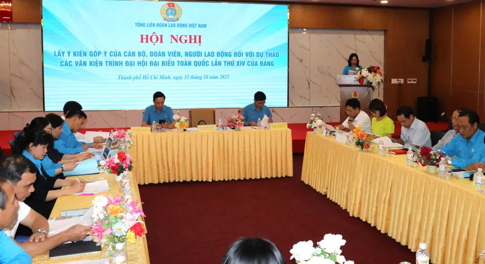 Quang cảnh hội nghị góp ý dự thảo các Văn kiện trình Đại hội XIV của Đảng ngày 31-10 IMG_5833.JPG