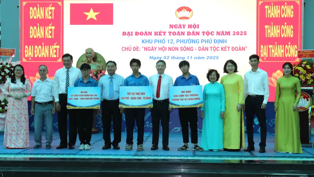 Người dân khu phố 12 đăng ký các công trình thi đua IMG_5901.JPG