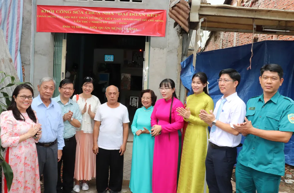 Thực hiện khởi công sửa nhà cho hộ ông Châu Quốc Lâm IMG_5941.JPG