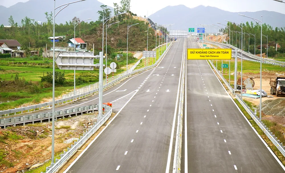 The highway connecting Gia Lai and Dak Lak provinces has been completed, awaiting its official opening. Photo: NGOC OAI - XUAN TRUNG P1a.jpg
