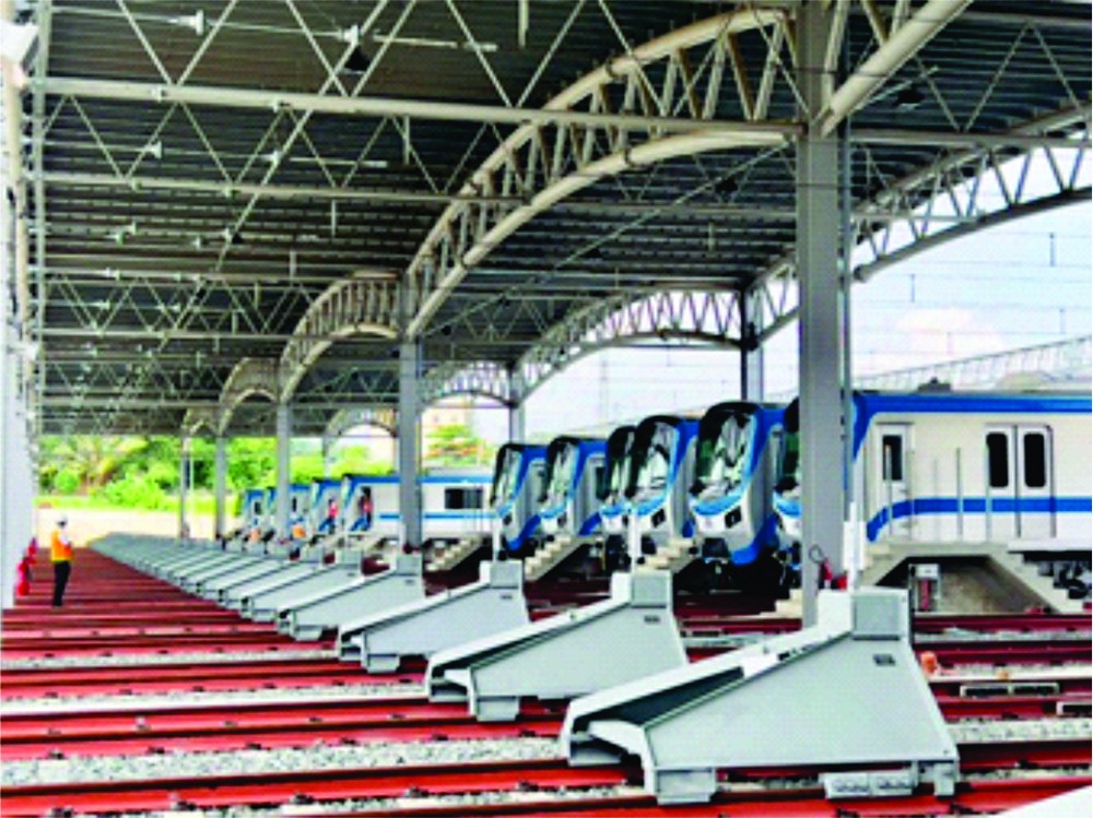 地铁1号线计划于今年底投入商业运营。