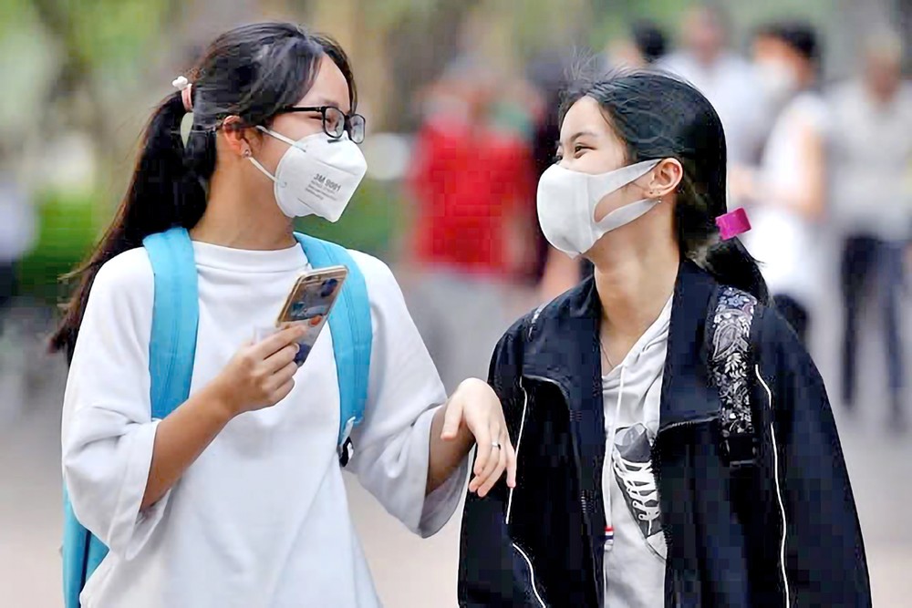为主动预防季节性流感,在公共场所应配戴口罩。