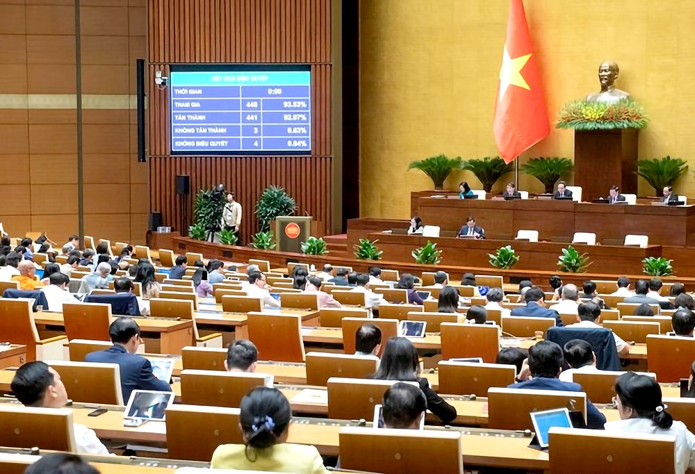 国会表决通过《公共投资法》