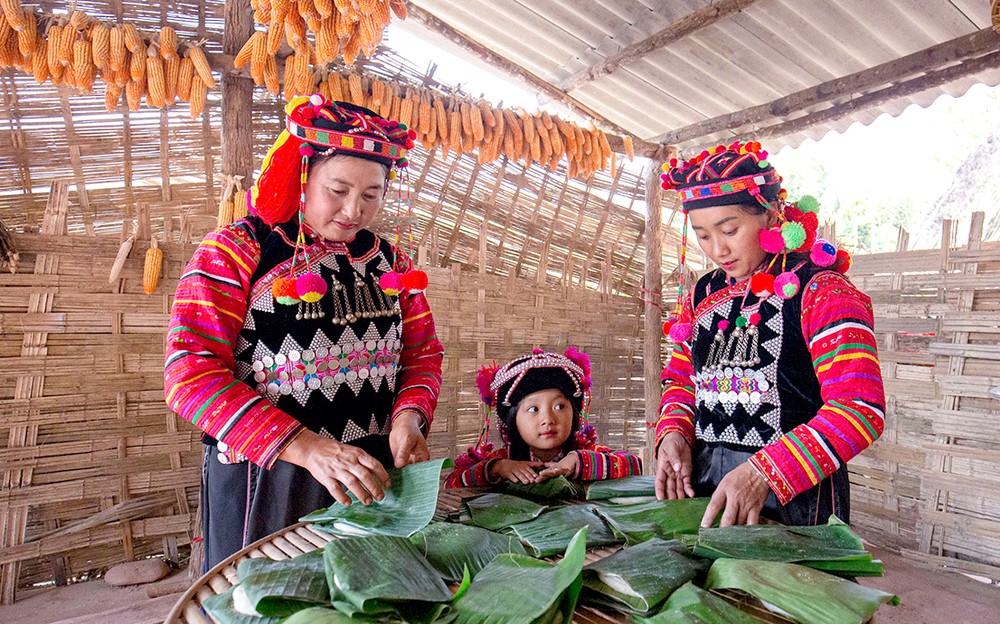 27-12 z6166171228430_3cdc858a56d840112f77e515ab86105d.jpg