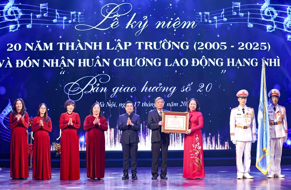 继续肯定全面教育并发挥学生创新能力